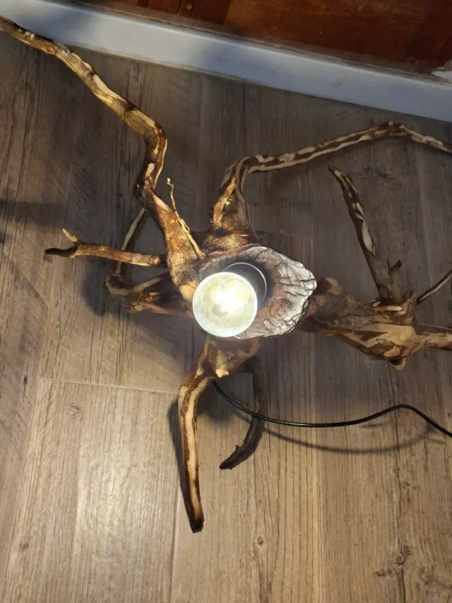 Lampara de madera artesanal